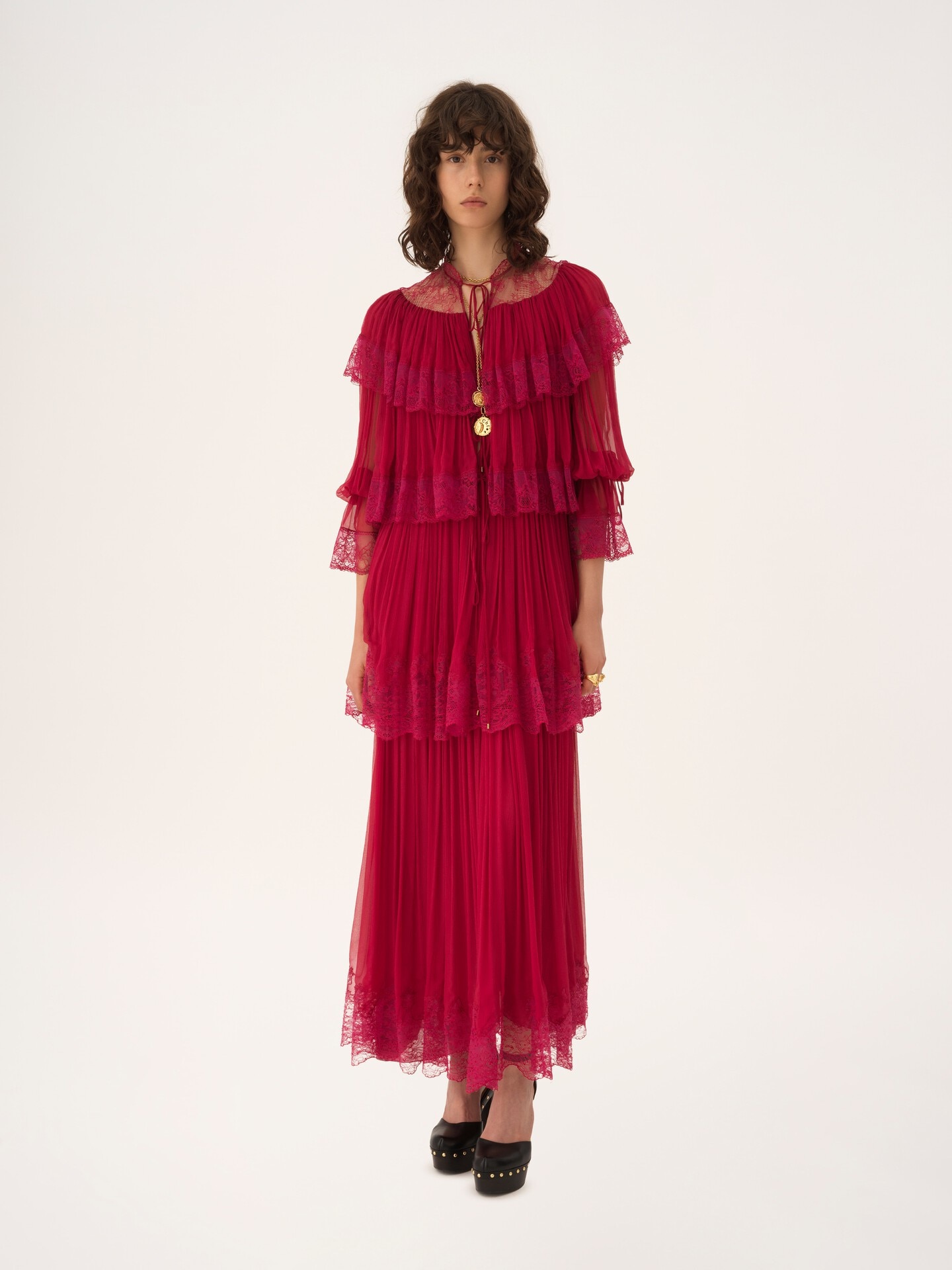 Robe longue &agrave; volants en mousseline de soie et dentelle - 1.0