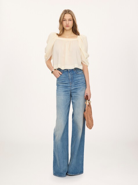 Puff-sleeve pleated top in cr&ecirc;pe de chine