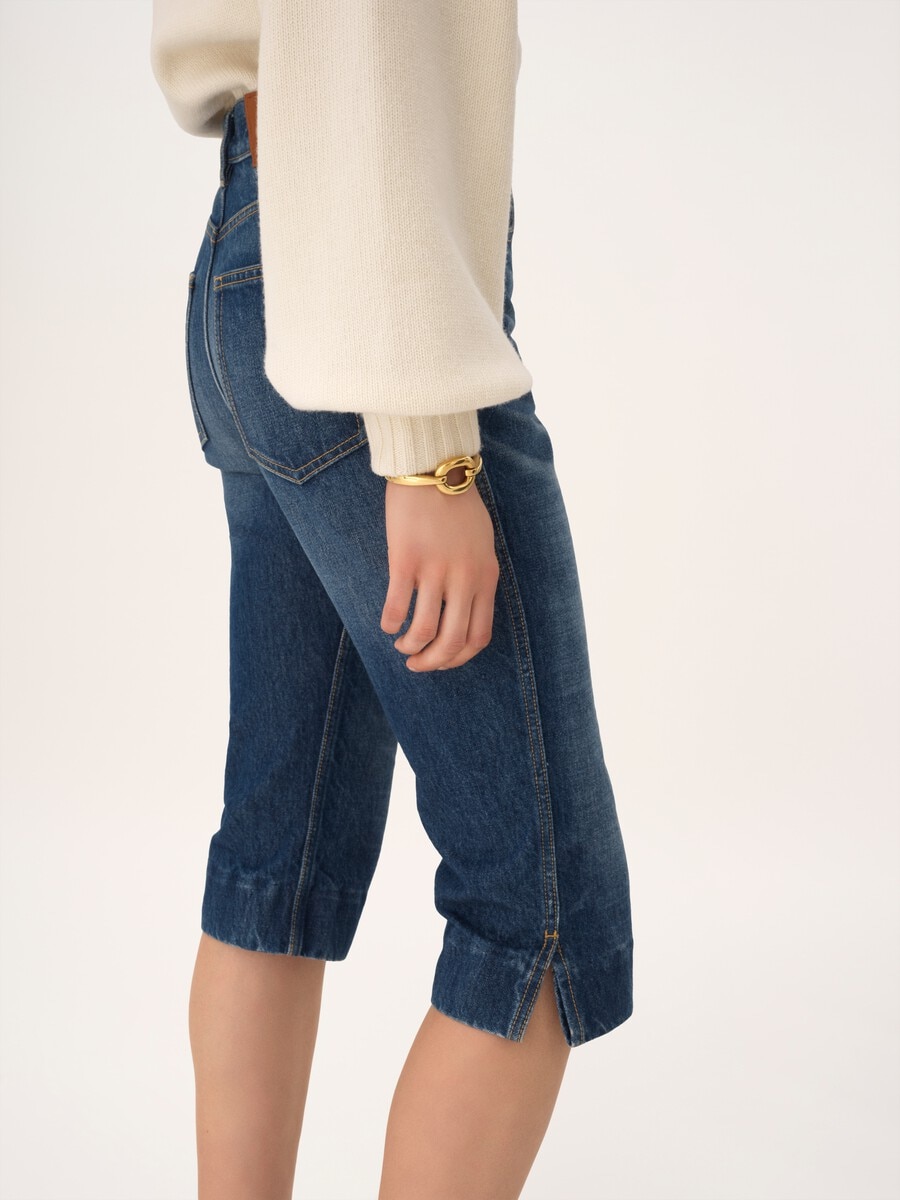 High-rise capri jeans in denim - 7