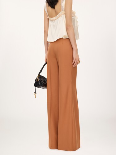Pantalones acampanados de talle alto de gabardina de lana - 5