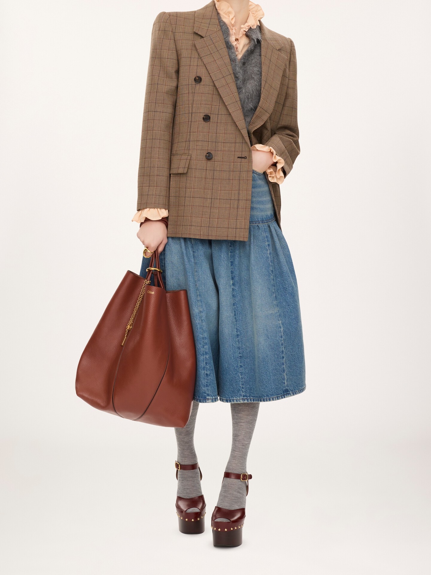 Large Chlo&eacute; Spin tote bag in grained leather - 7.0