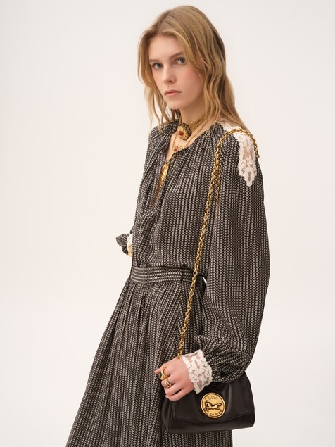Open-neck top in cr&ecirc;pe de chine & lace