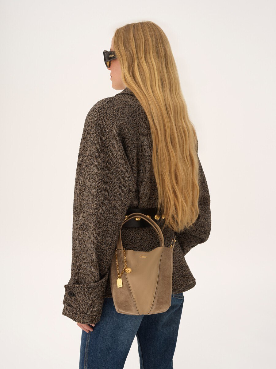 Small Chlo&eacute; Spin tote bag in grained & suede leather - 8