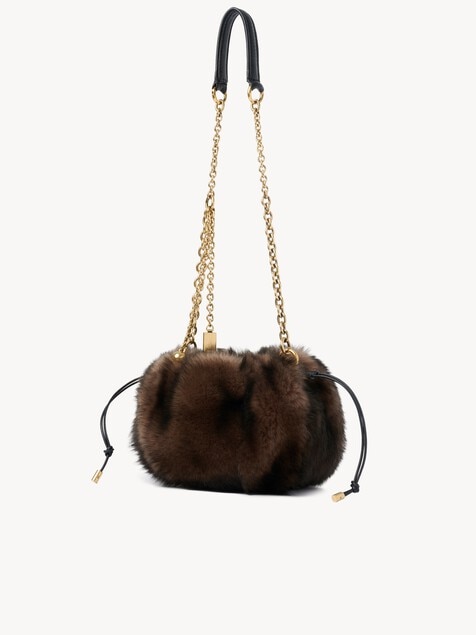 Chlo&eacute; Pliss&eacute; shoulder bag with chain in shearling