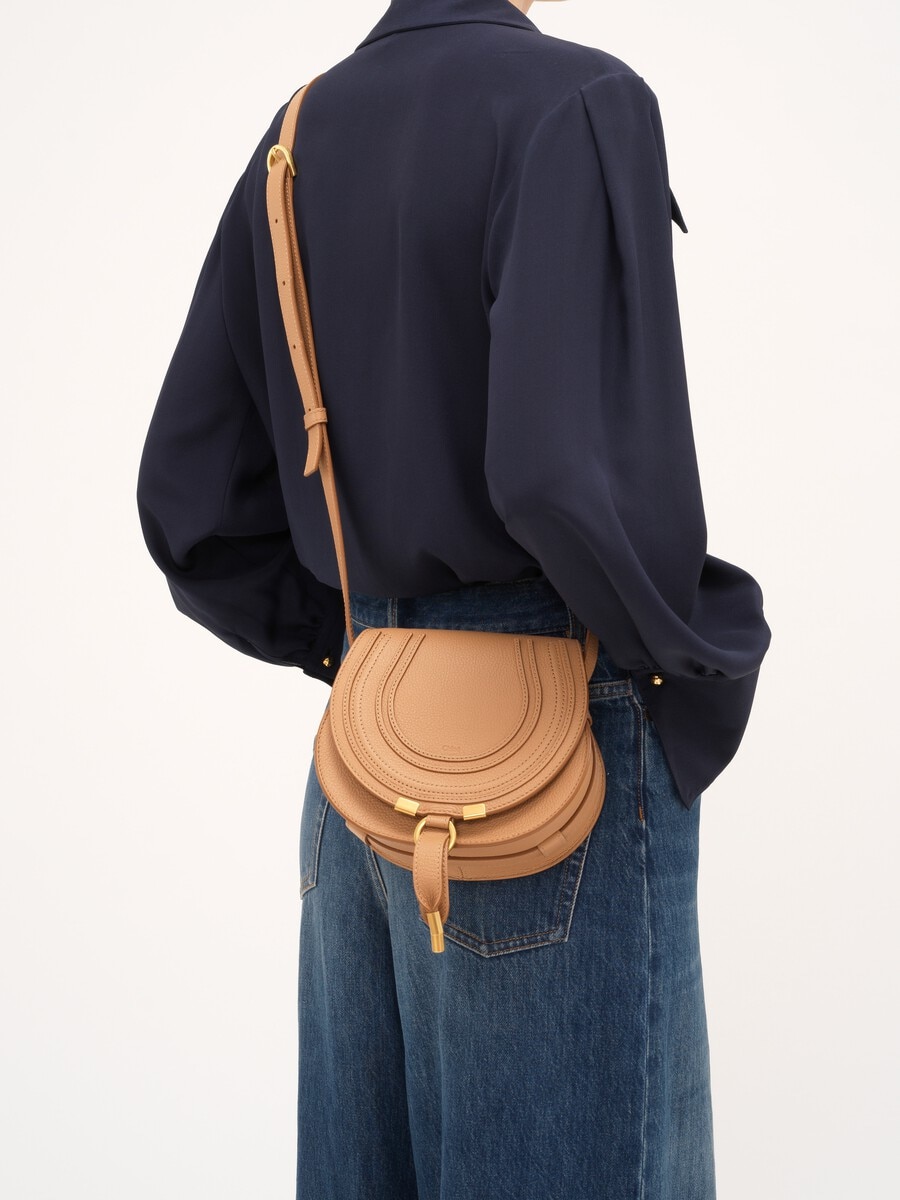 Bolso saddle peque&ntilde;o Marcie de cuero granulado - 3