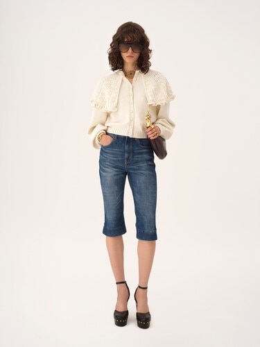 High-rise capri jeans in denim - 3