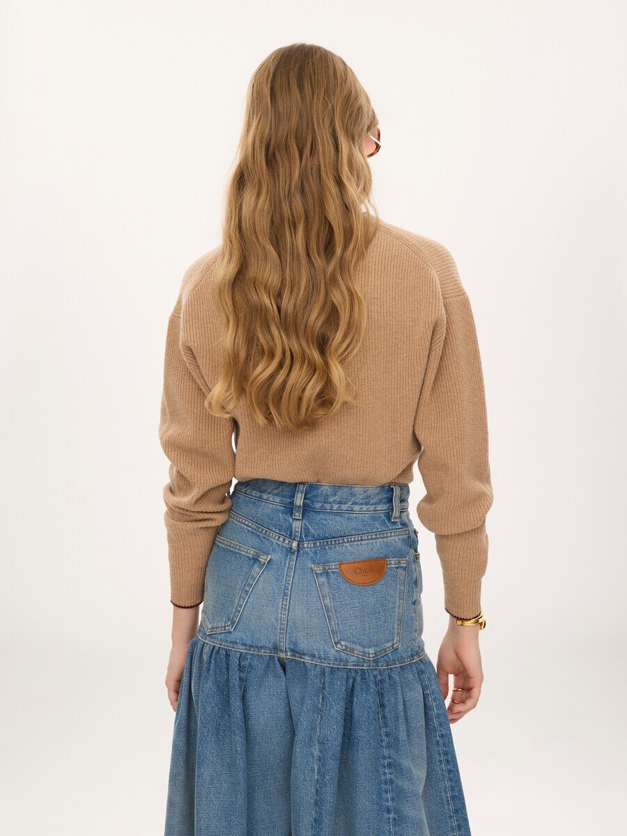 Cropped fitted logo sweater in a wool & cashmere knit - 5