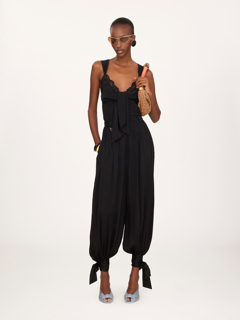 Fluid pleated pants in cr&ecirc;pe de chine