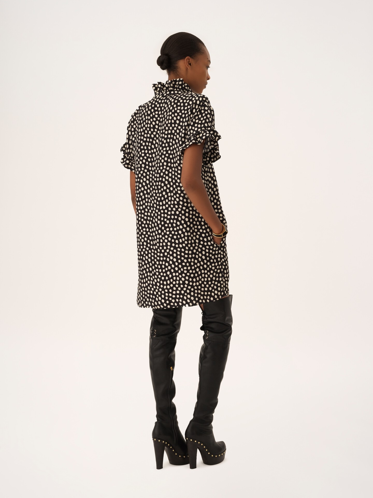 Short-sleeve mini dress in silk jacquard - 4.0