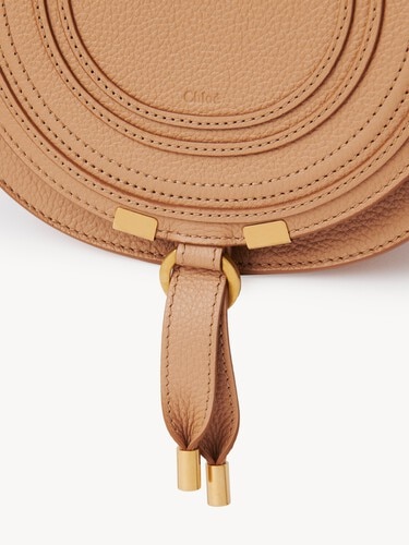 Bolso saddle peque&ntilde;o Marcie de cuero granulado - 9