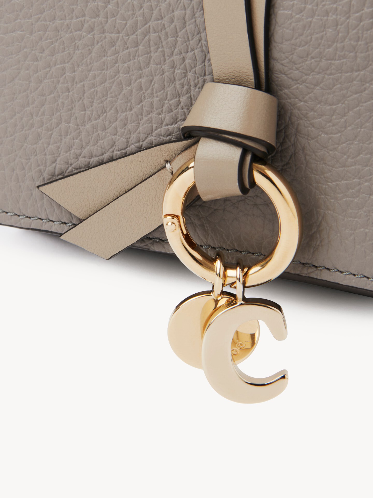 Alphabet key case in grained leather  - 4.0