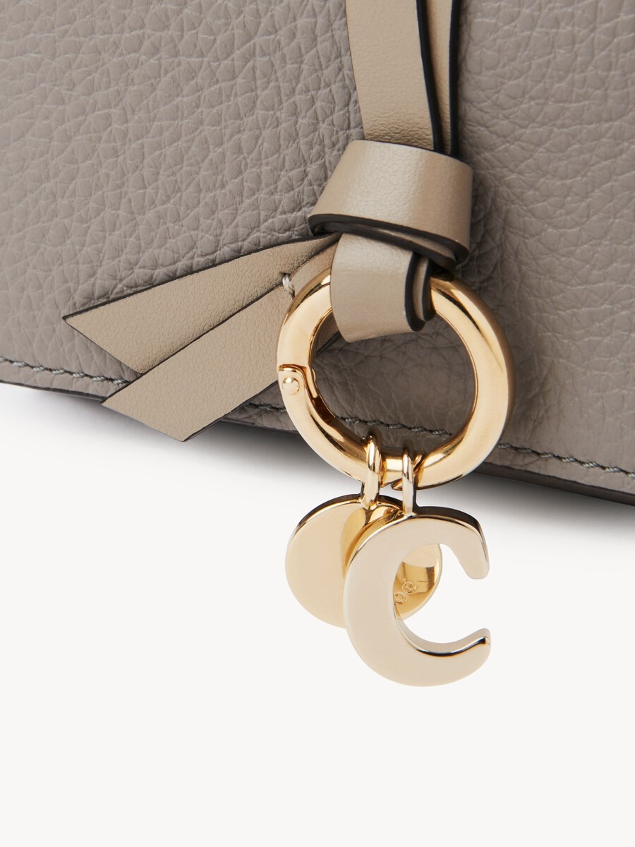 Alphabet key case in grained leather  - 4