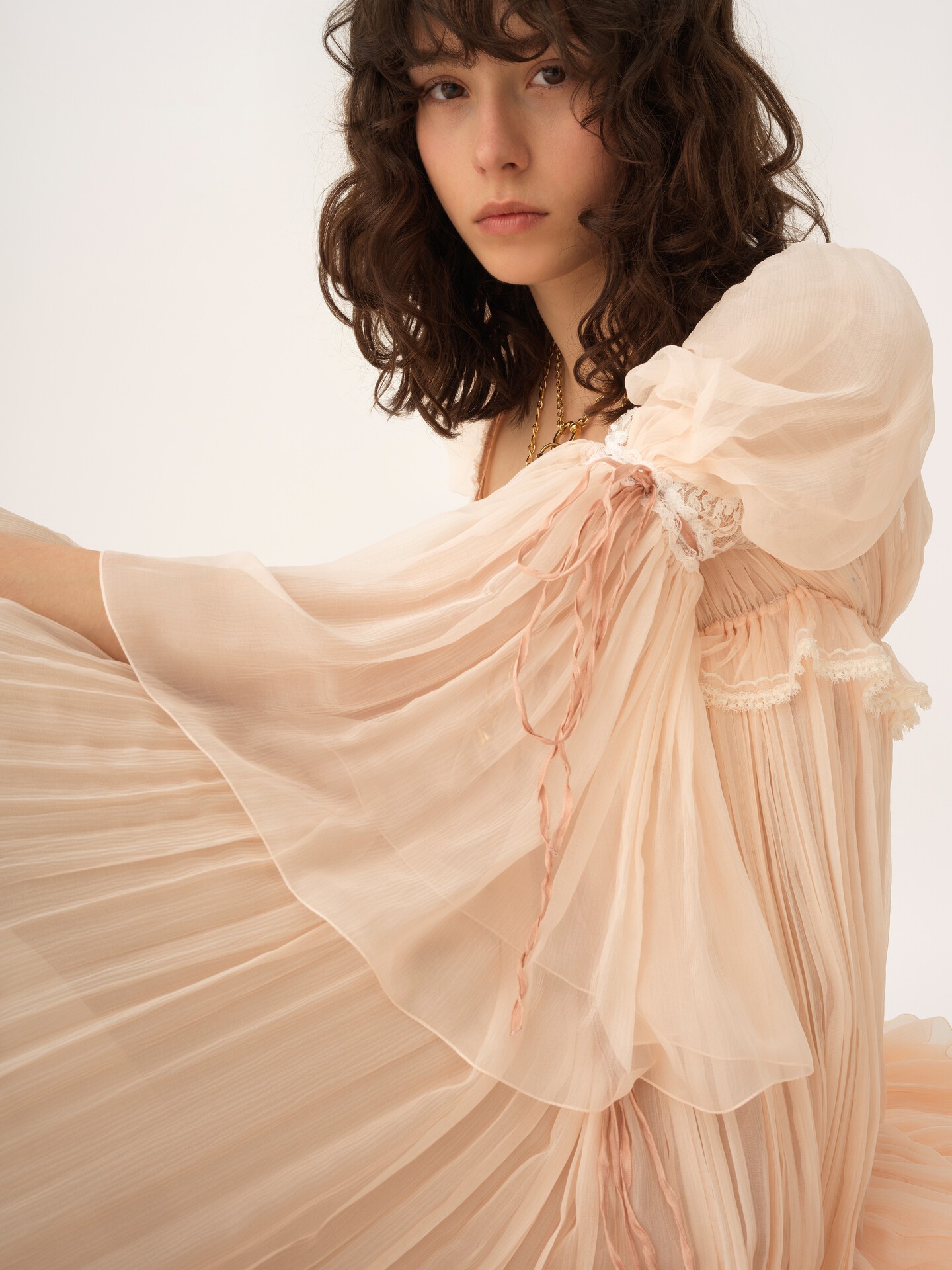 Oversized long ruffled dress in silk mousseline & lace - 5.0
