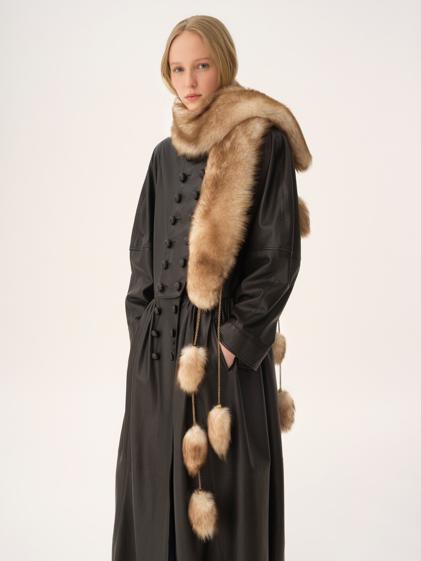 The Treasure Tails scarf in shearling - 2.0