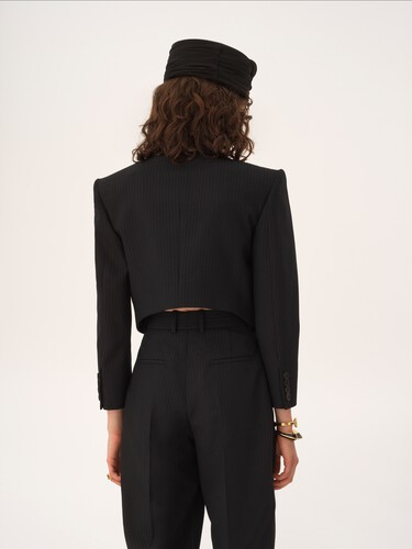 Chaqueta Spencer cropped con doble botonadura de lana de rayas - 7