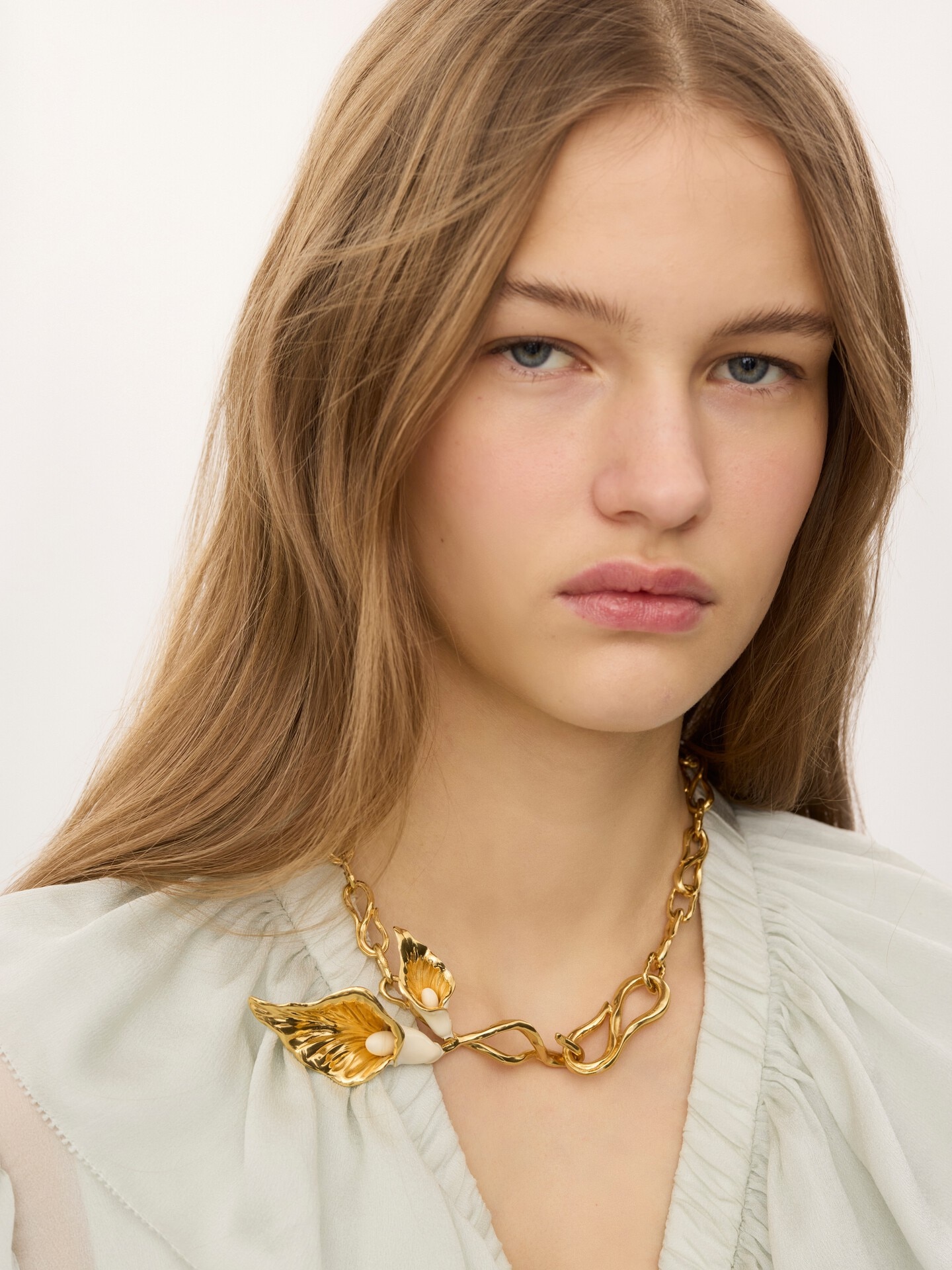 The Chlo&eacute; Lily choker - 2.0