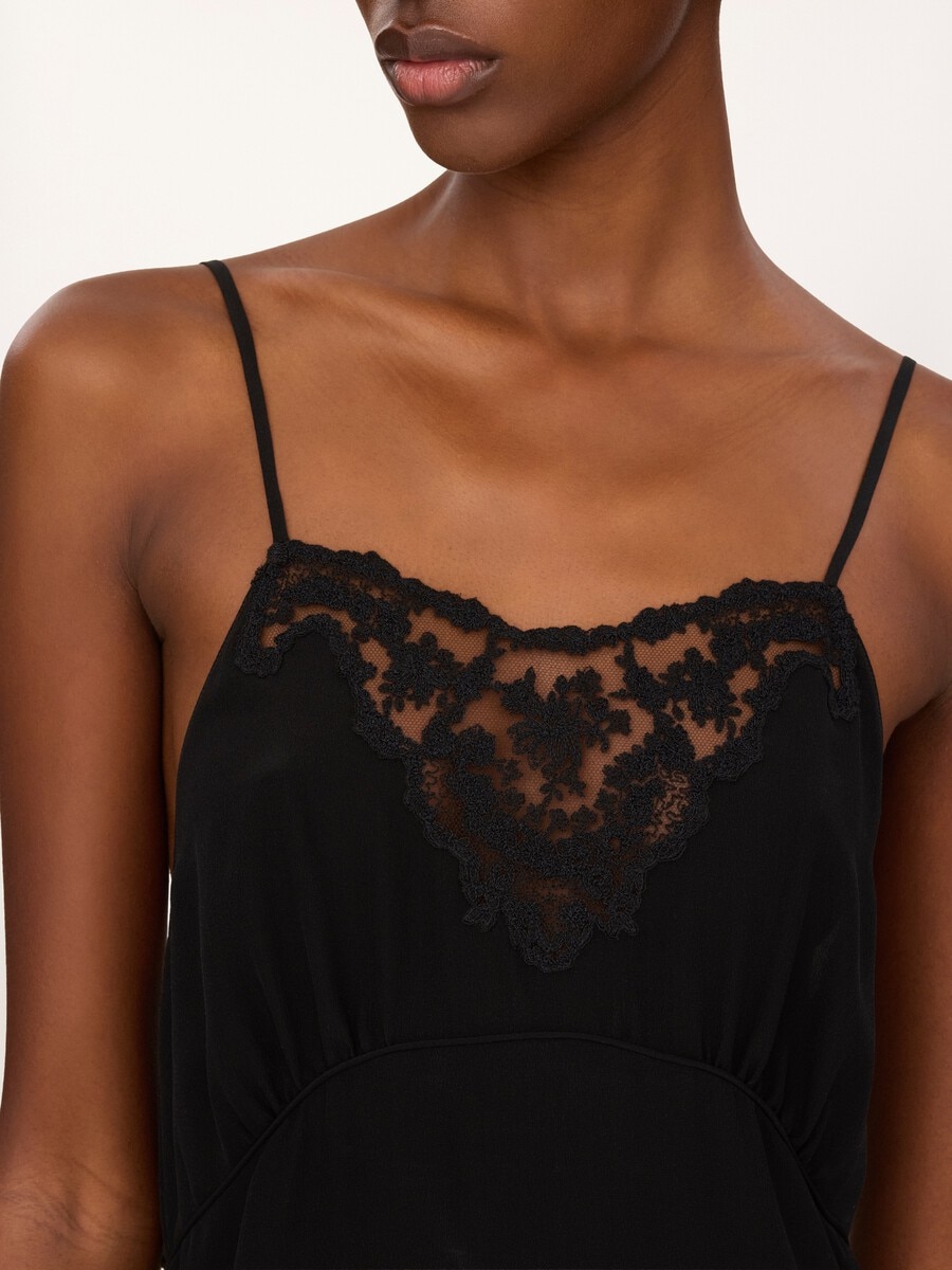 Robe lingerie longue en cr&ecirc;pe de chine et dentelle - 5