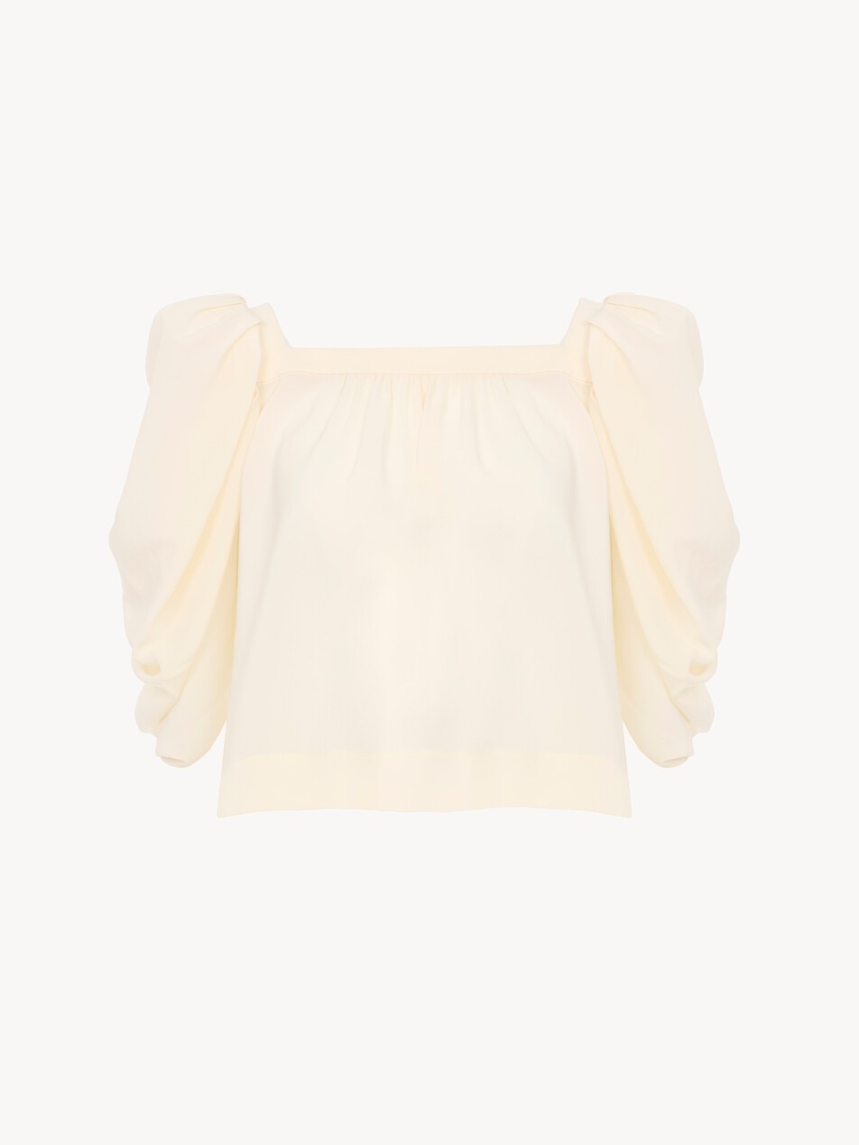 Puff-sleeve pleated top in cr&ecirc;pe de chine - Packshot