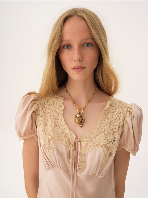 The Ch&acirc;teau Treasures choker