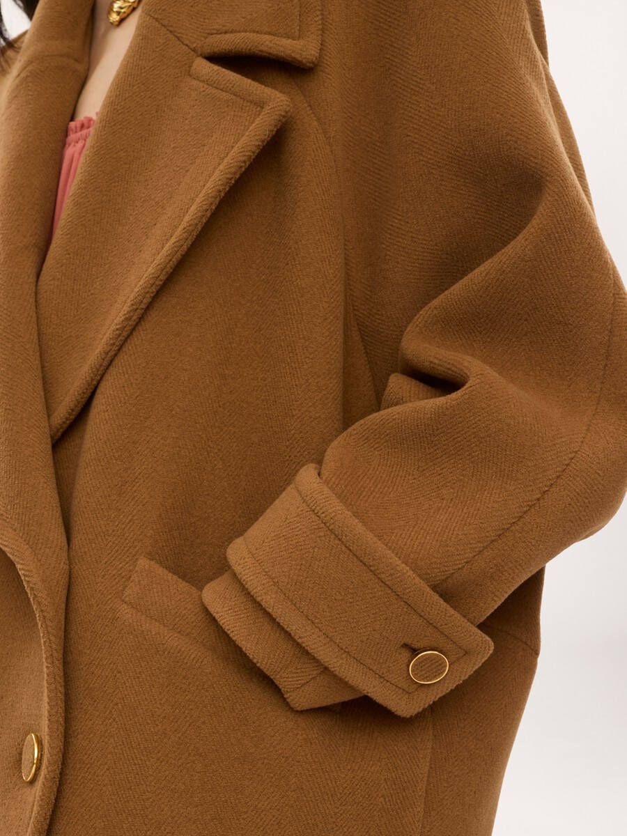 Double-breasted short coat in herringbone wool - 7