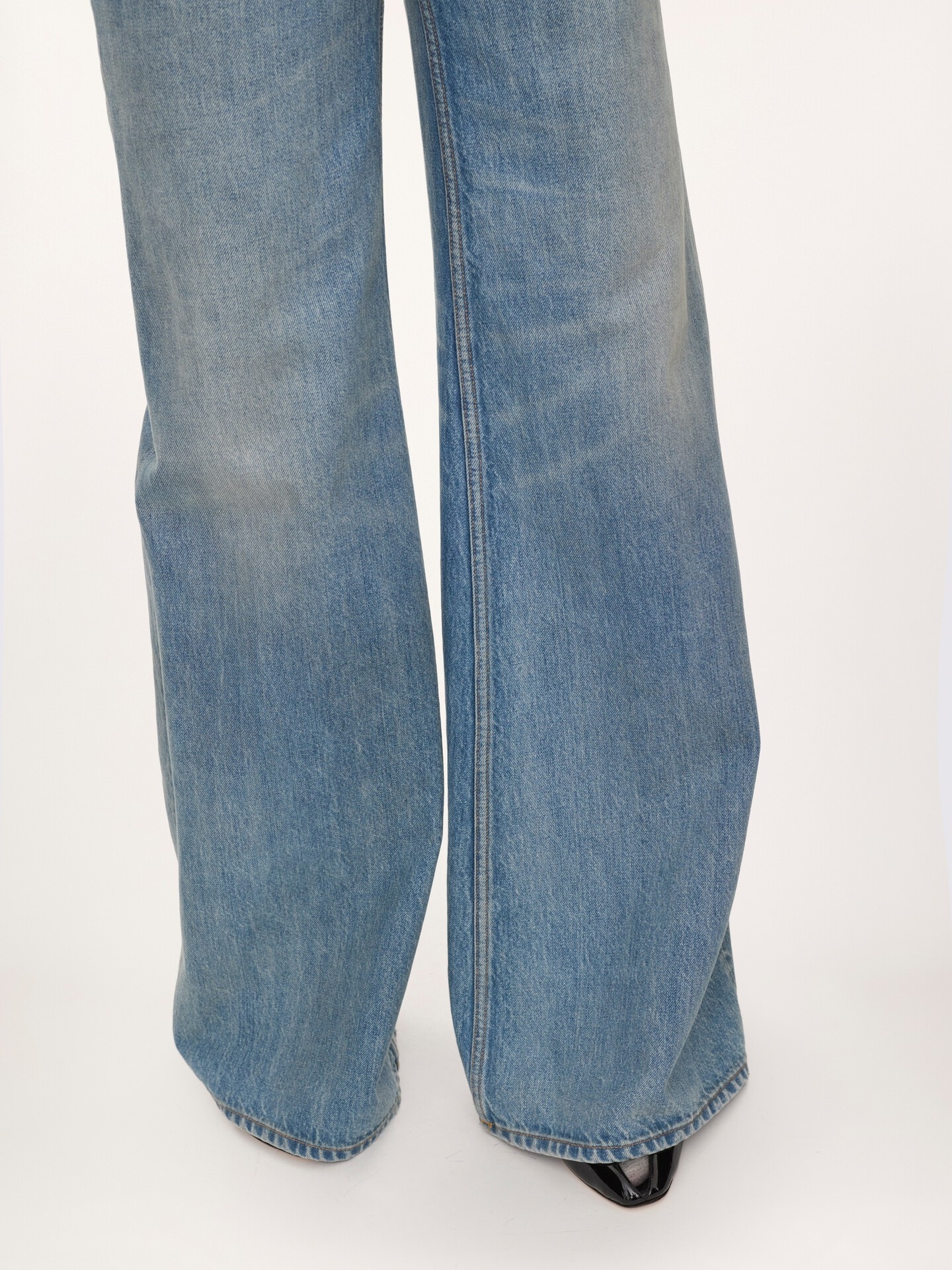 High-rise wide-leg jeans in denim - 6.0
