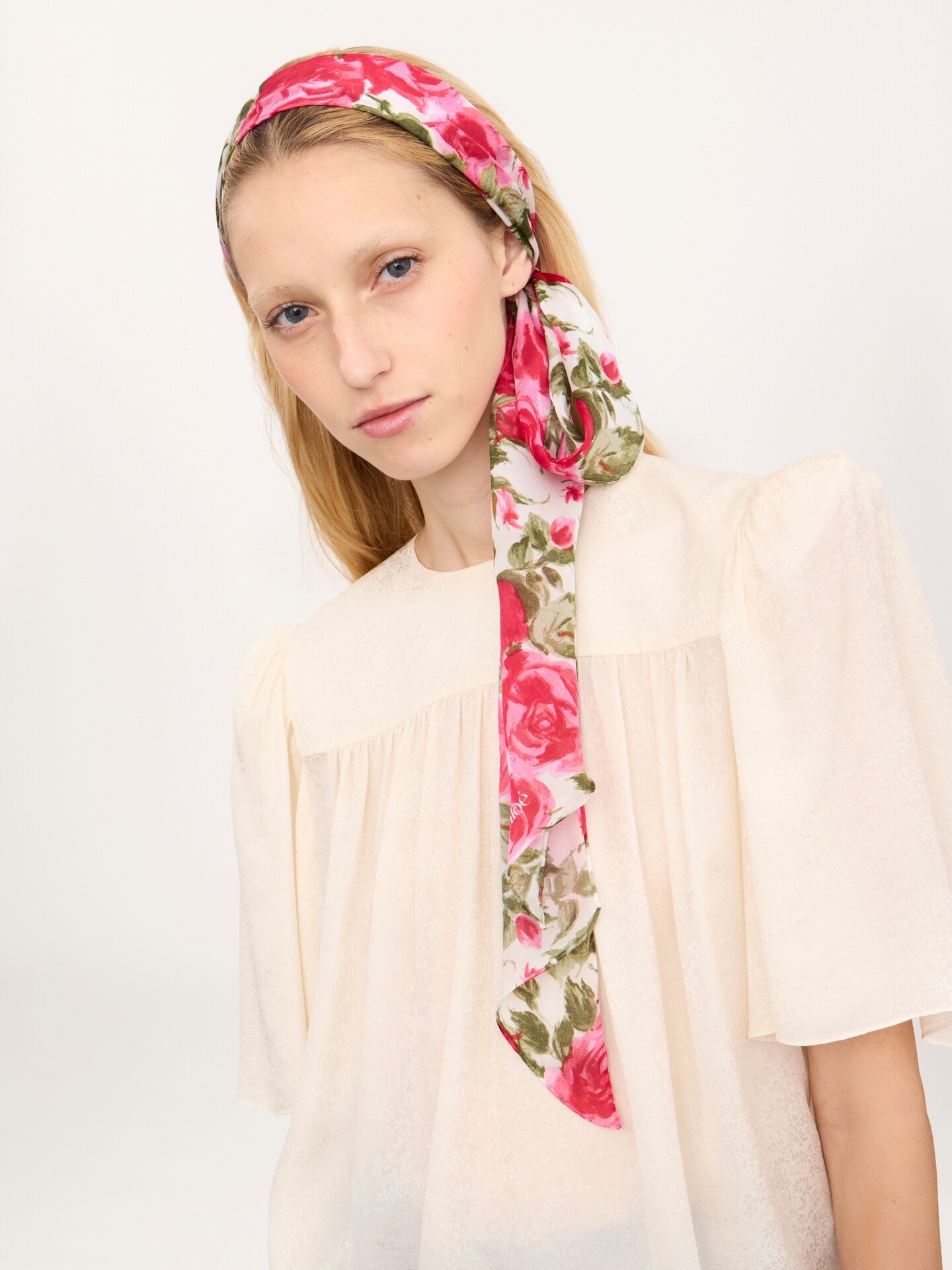 The Chlo&eacute; Wild Flowers bandeau scarf in silk georgette - 2.0