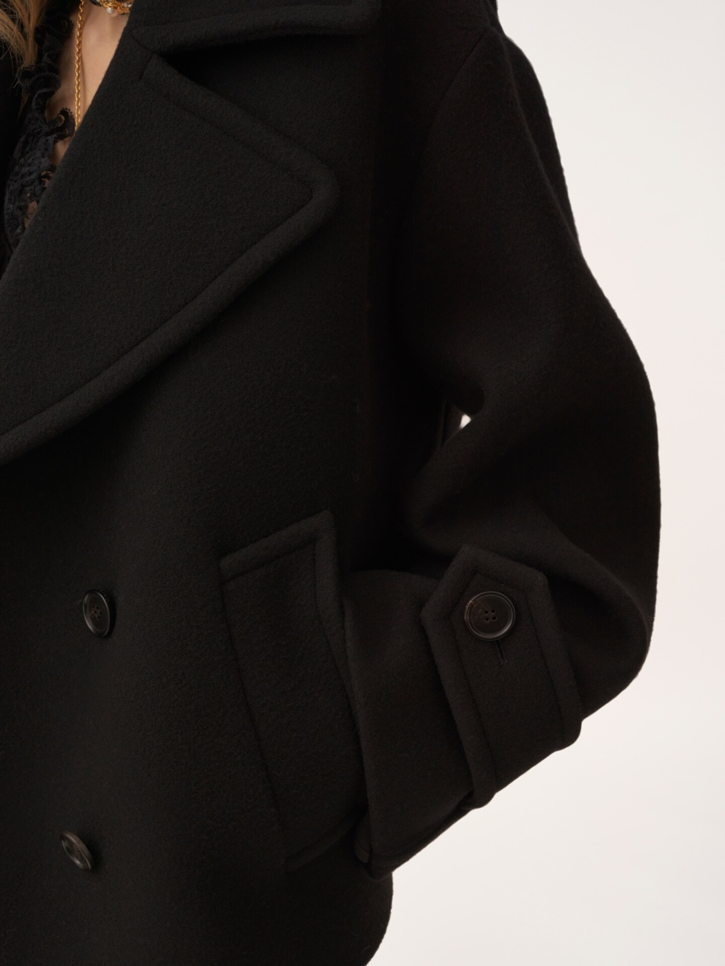 Oversized short coat in wool - 6.0