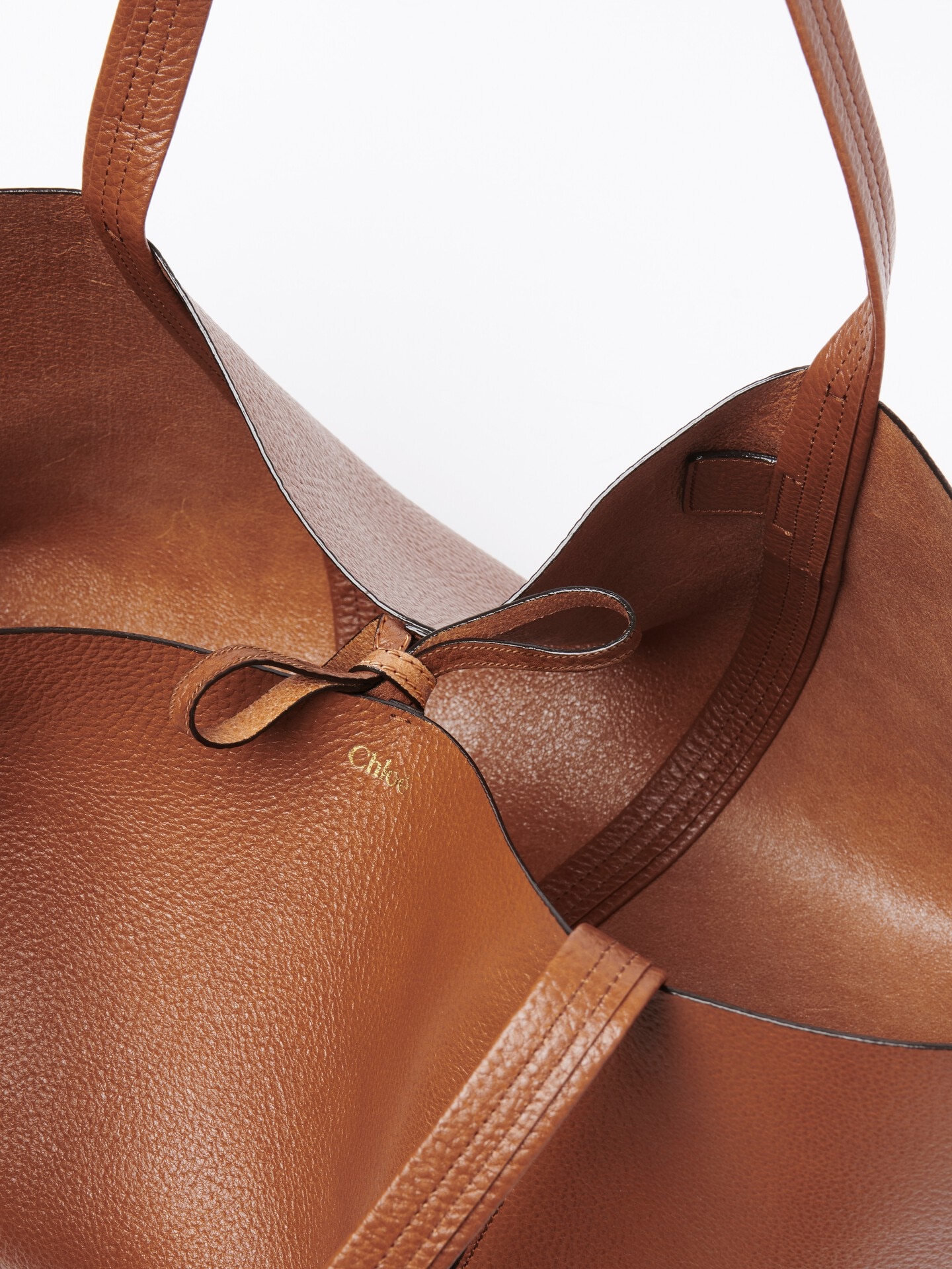Chlo&eacute; Spin east-west tote bag in grained leather - 6.0