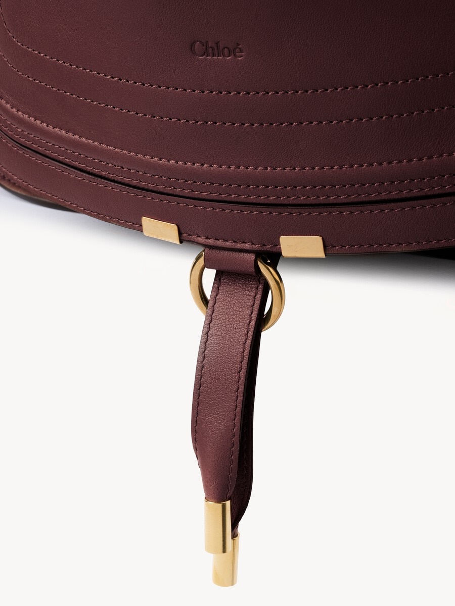 Bolso de hombro Marcie de cuero suave - 9