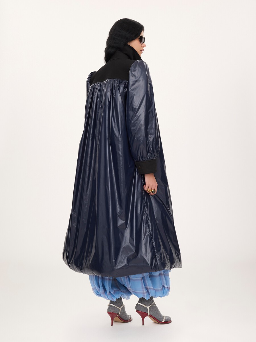 Long utilitarian coat in shiny nylon - 5