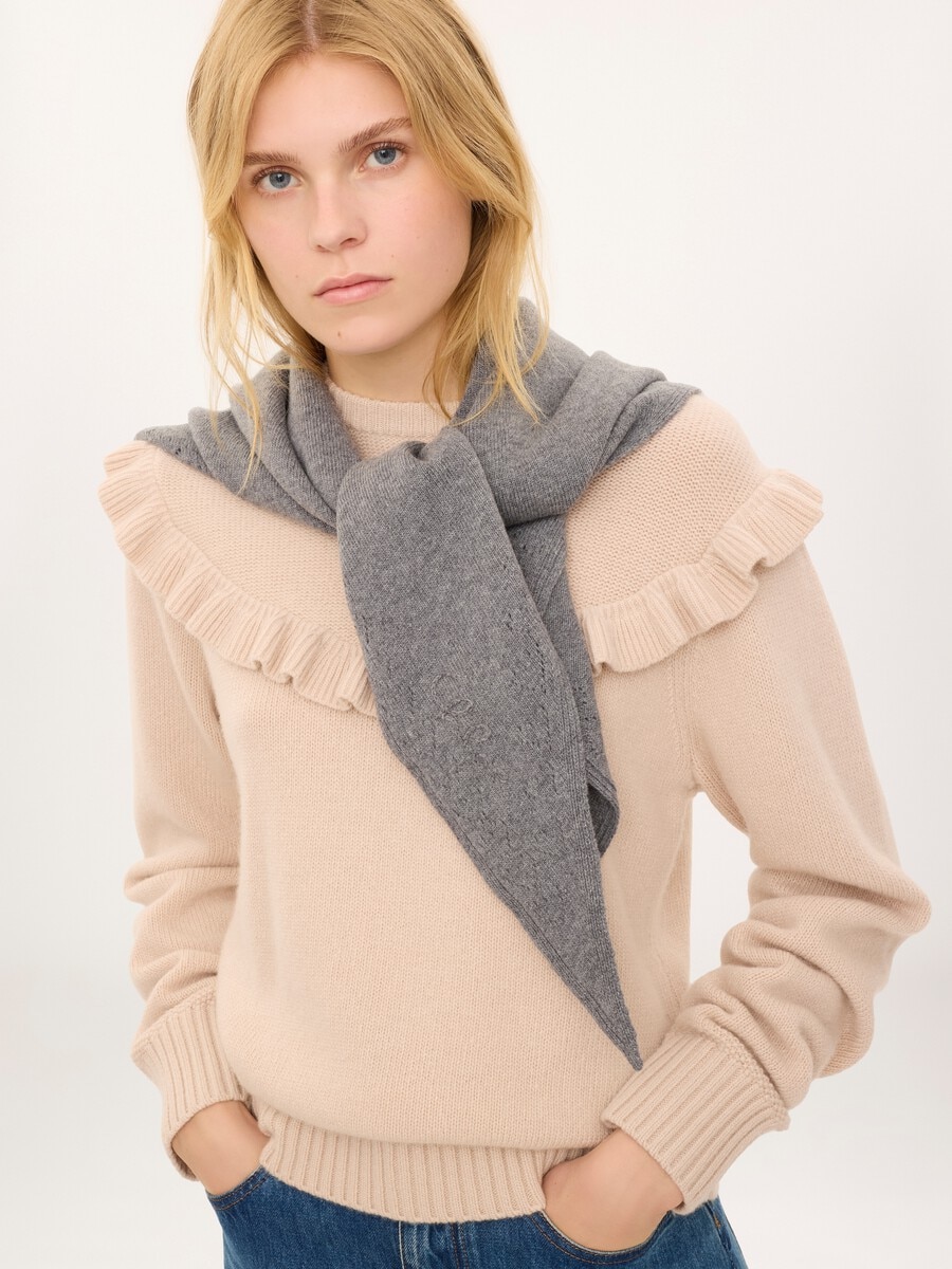 The Chlo&eacute; Iconic triangular scarf in wool - 2