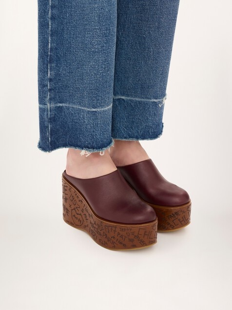 Maxime wedge mule