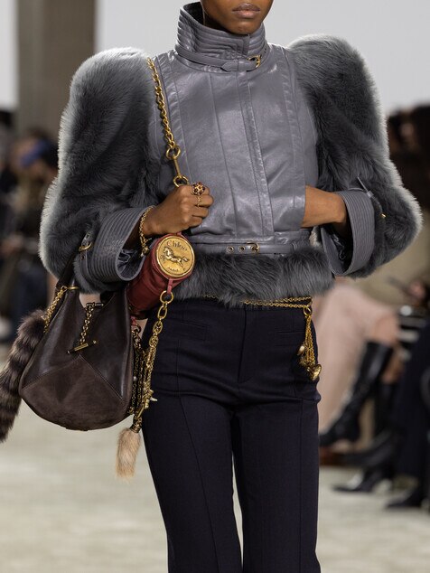 Look 16
