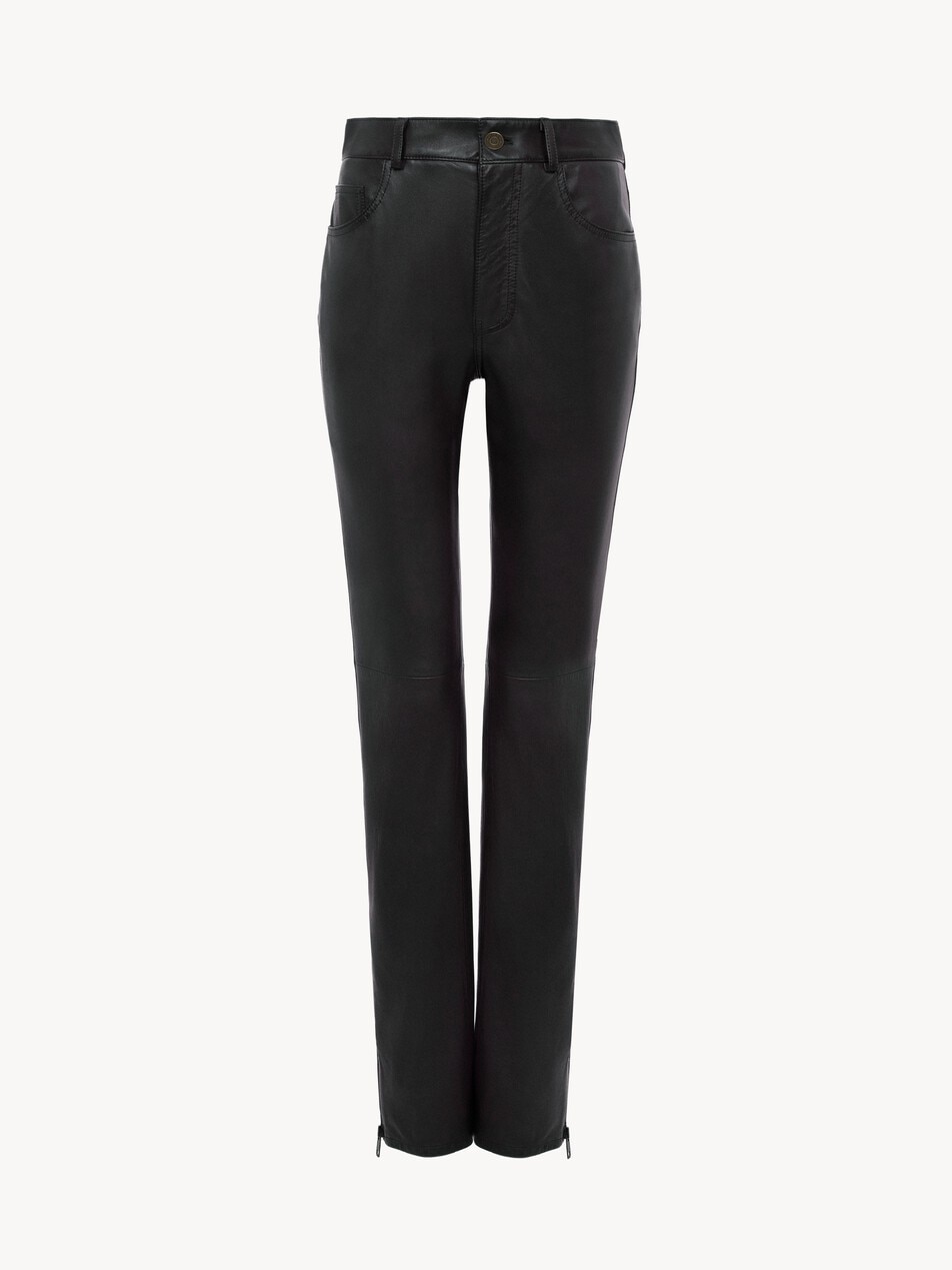 Slim pants in leather