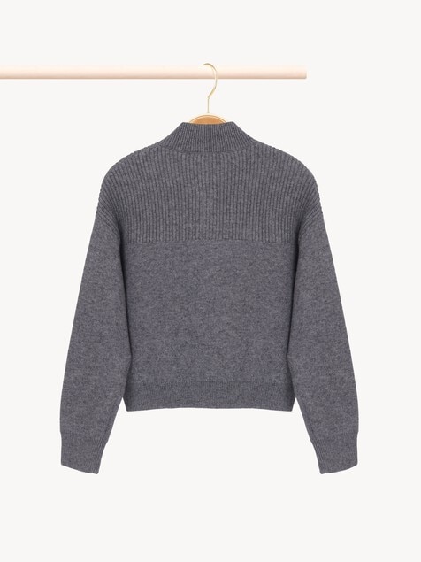 Pull boutonn&eacute; enfant