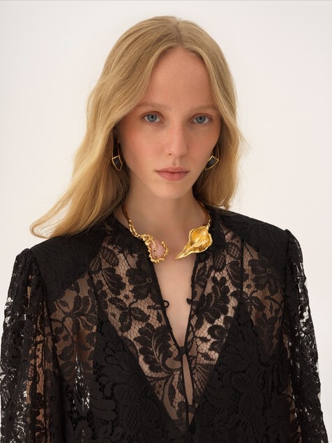 The Chlo&eacute; Flower Soul necklace