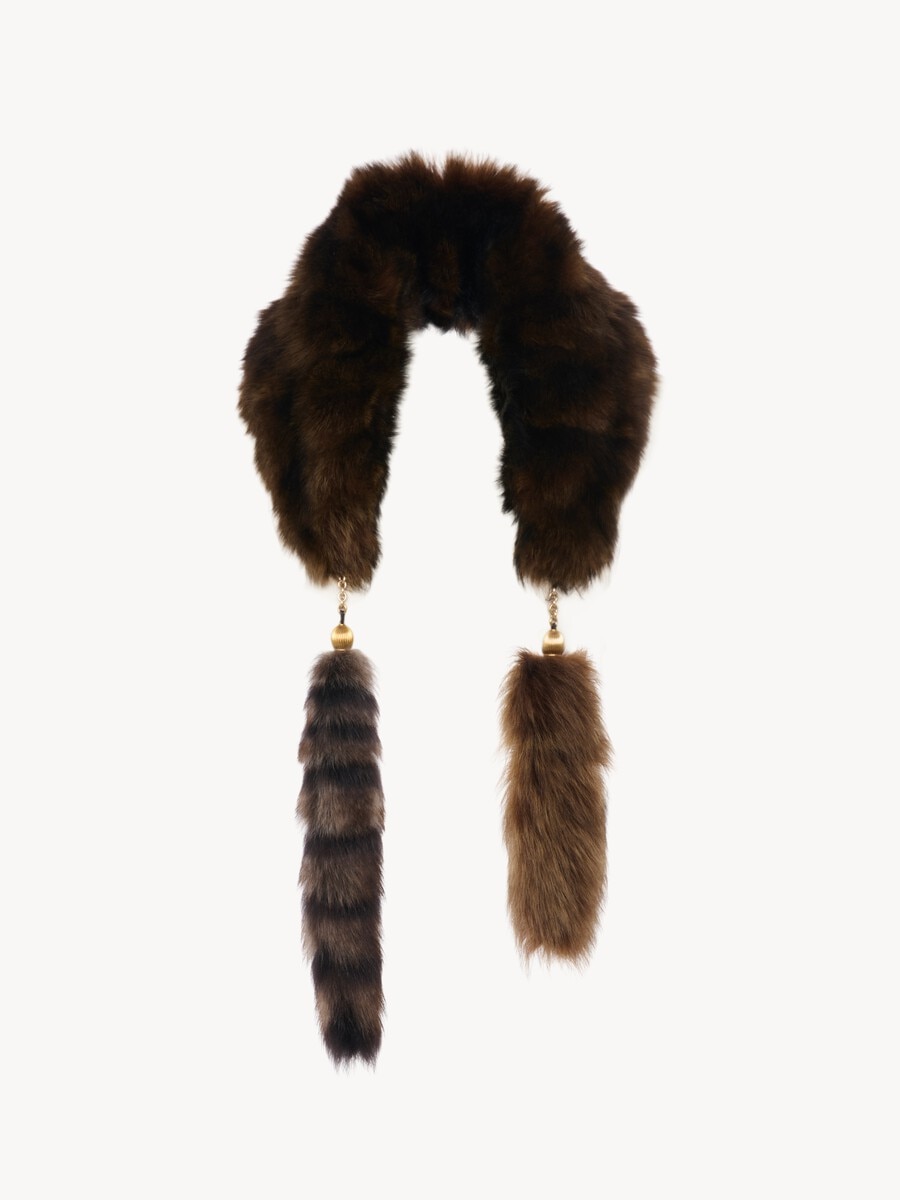 The Treasure Tails scarf in shearling - 1