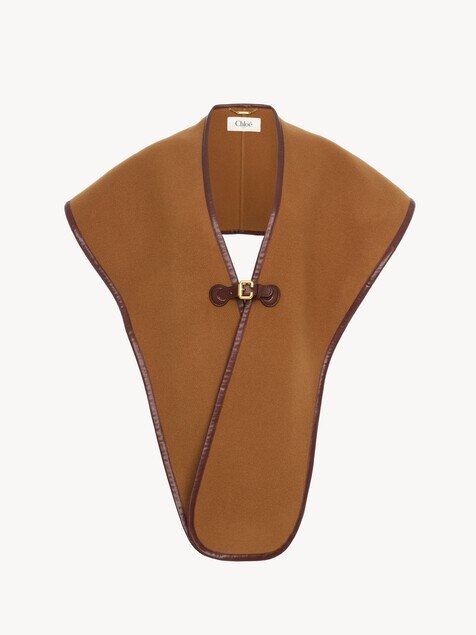 The Chlo&eacute; Paddington cape in wool