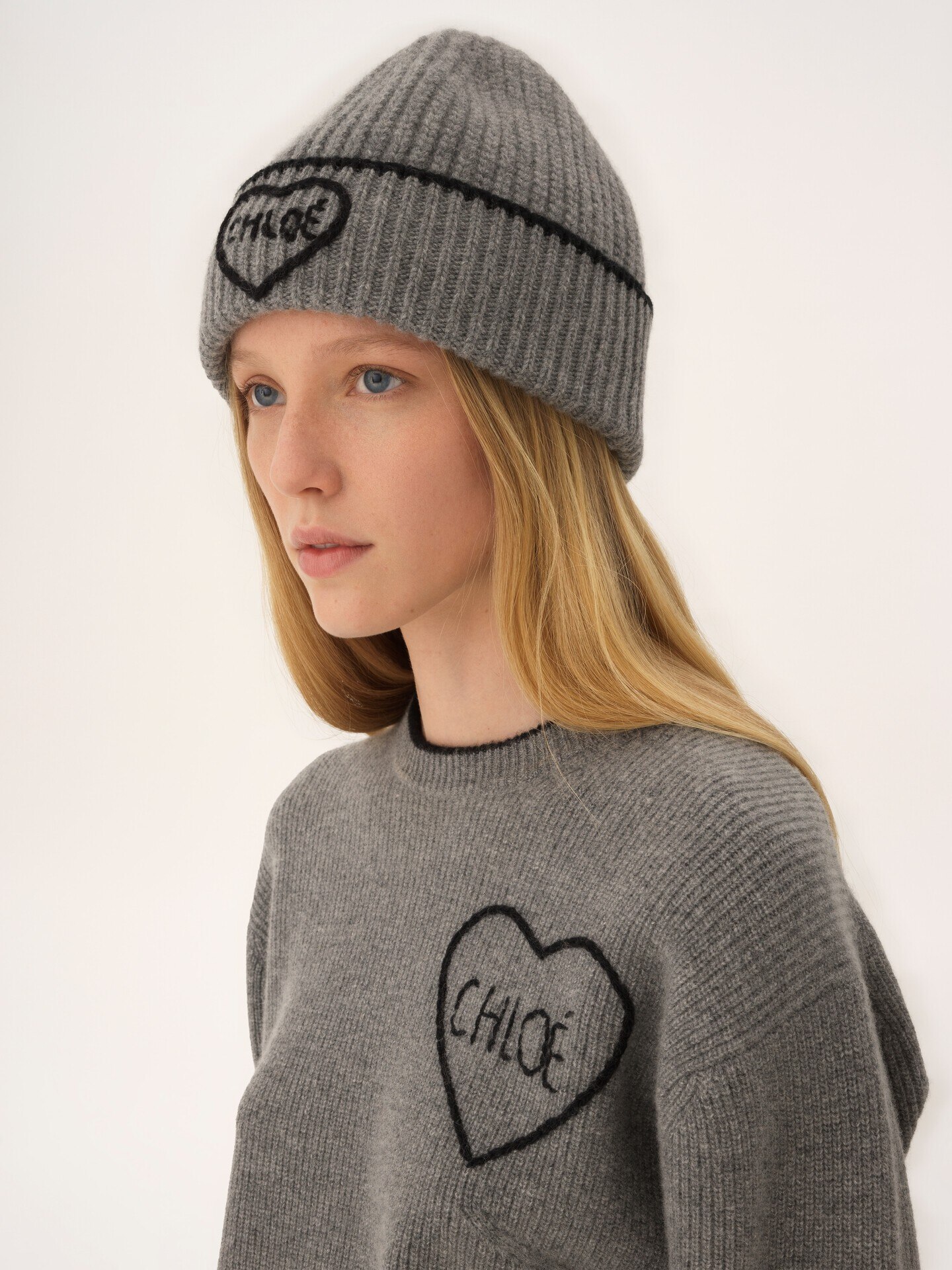 The Chlo&eacute; Encoeur beanie in wool & cashmere - 4.0