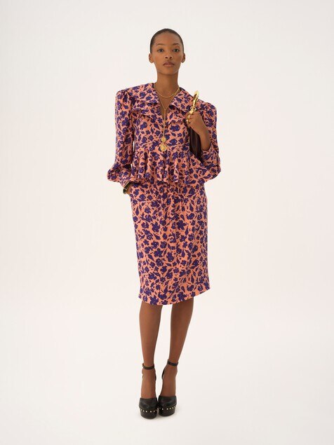Short pencil skirt in cr&ecirc;pe de chine