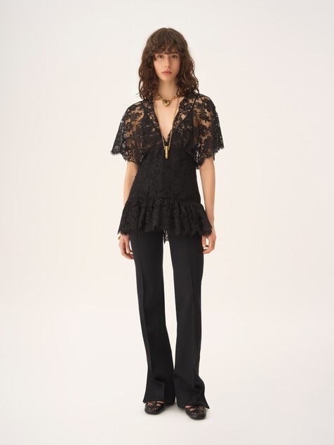 Fitted ruffle top in lace