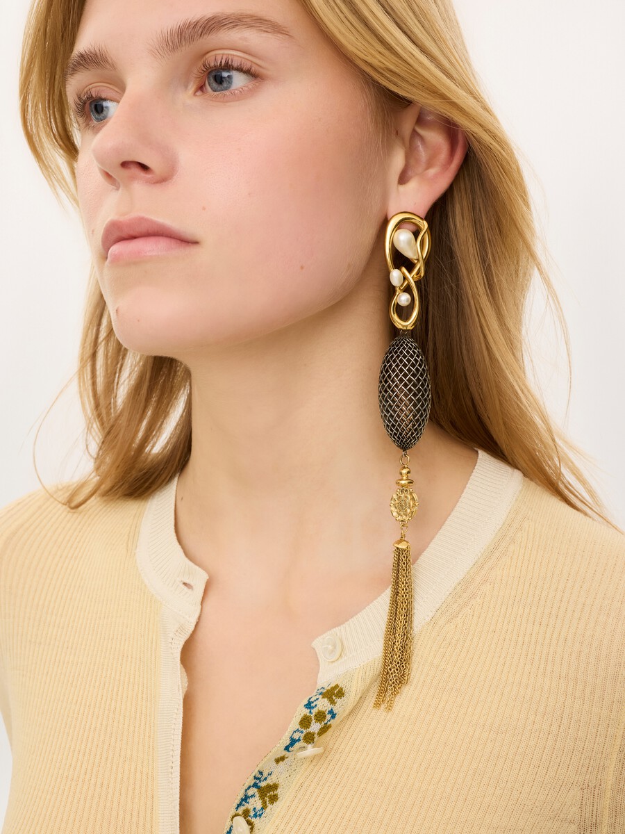 The Chlo&eacute; Tulip mono earring - 2