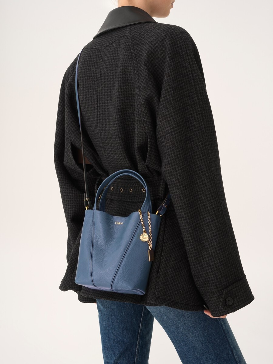 Bolso tote peque&ntilde;o Chlo&eacute; Spin de cuero granulado - 4
