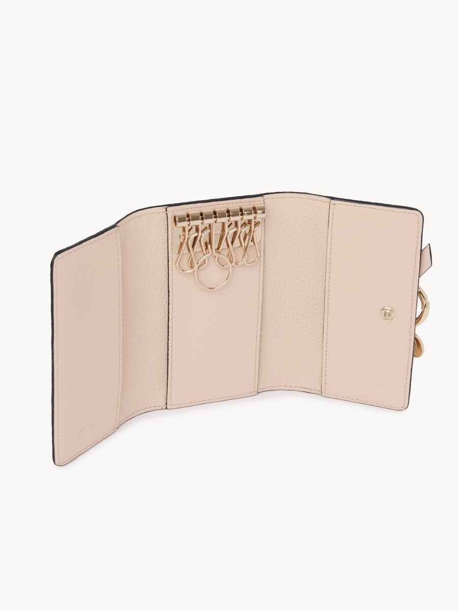 Alphabet key case in grained leather - 5