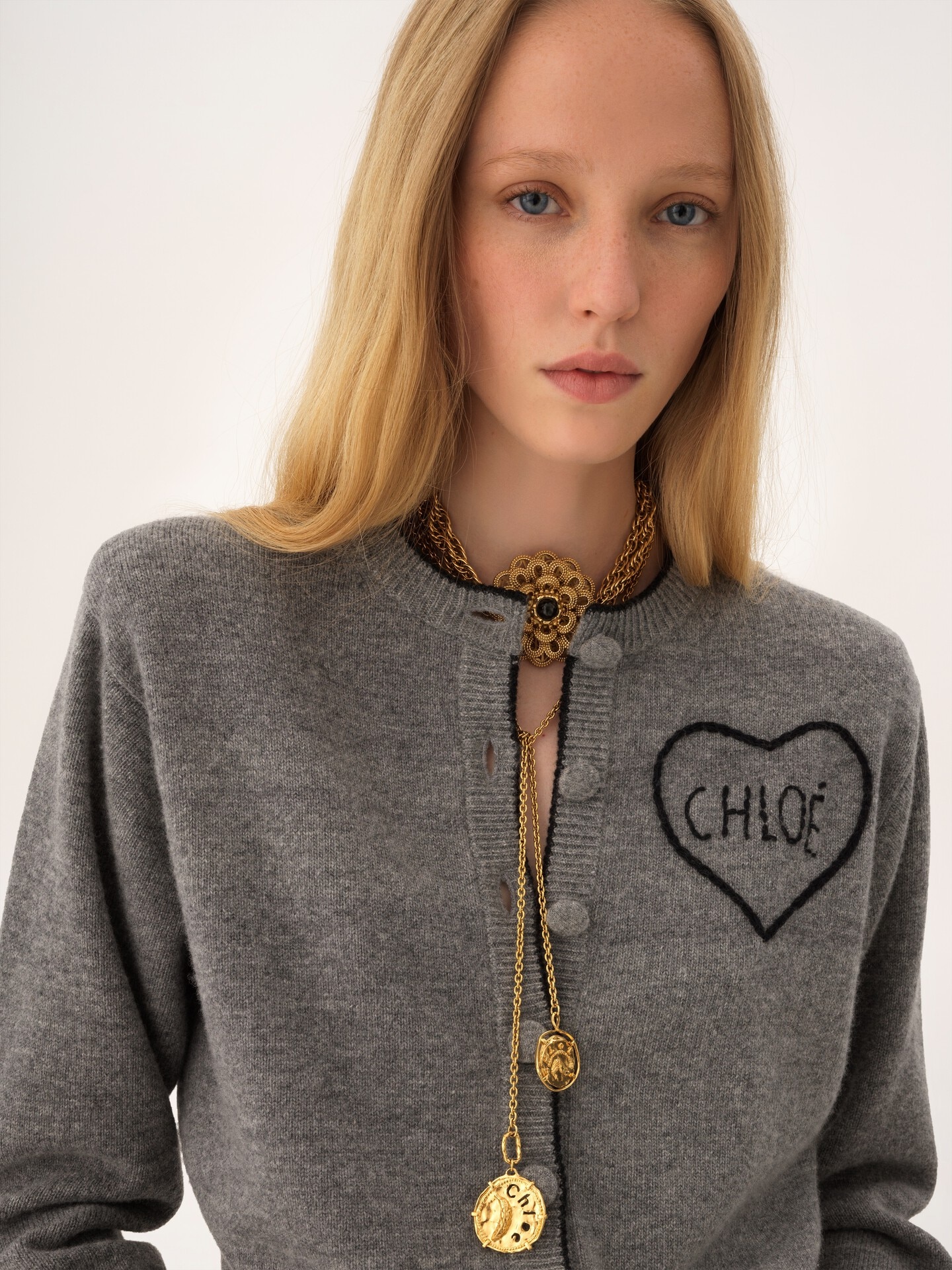 Fitted logo cardigan in a wool & cashmere knit - 5.0