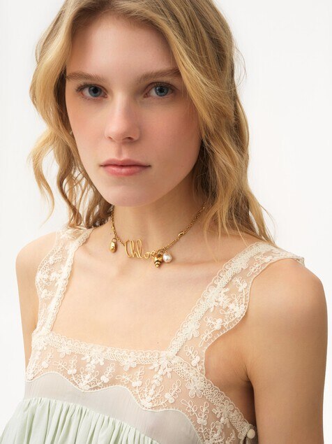 The Chlo&eacute; Shells necklace