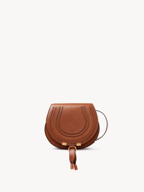 Petit sac port&eacute; &eacute;paule Marcie en cuir brillant