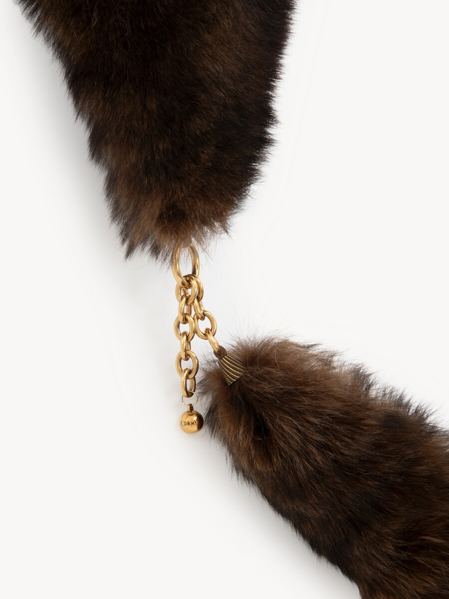 The Chlo&eacute; Chain Tails scarf in shearling - 4