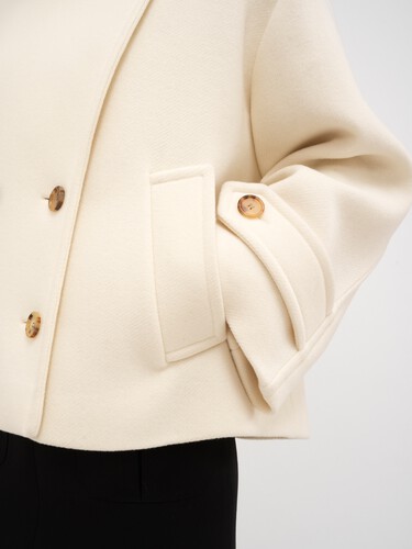 Oversized short coat in wool - 7