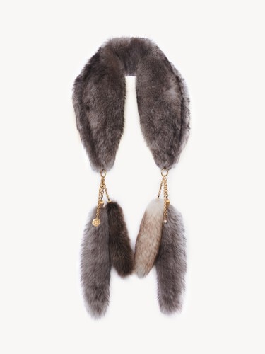 The Treasure Tails scarf in shearling - 2